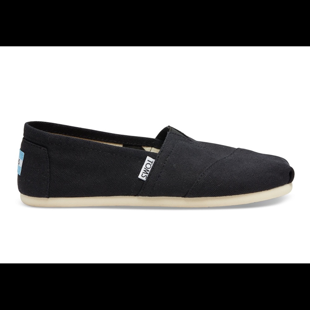 TOMS Black Canvas Women’s Classics